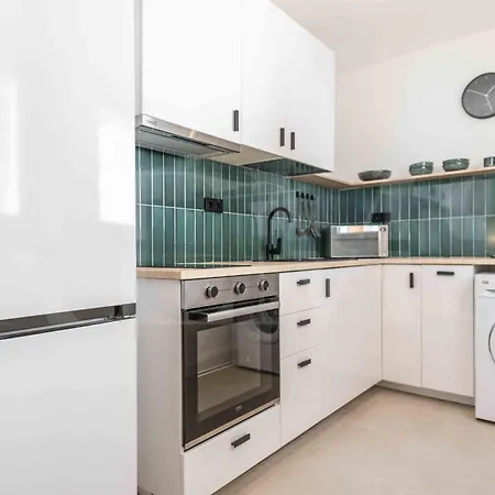 Peaceful Retreat Near The Historic Center By Rems *