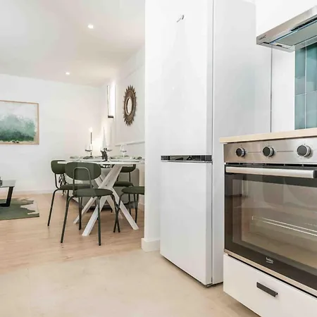 Apartment Peaceful Retreat Near The Historic Center By Rems Malaga